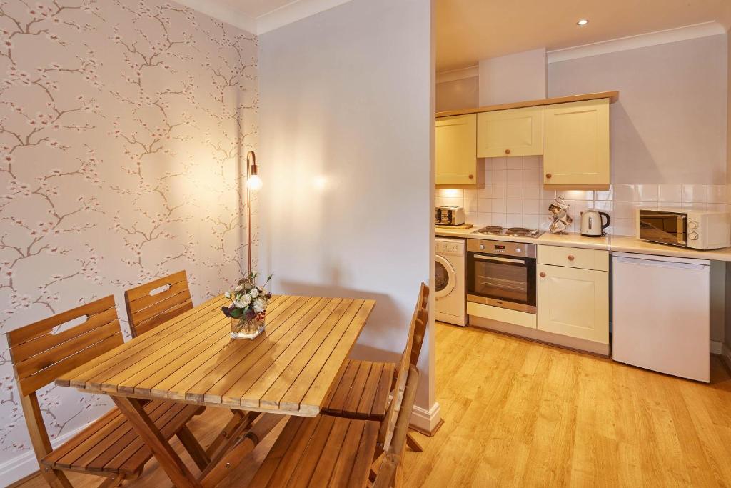 Host & Stay - Seal Watch Apartment room 1